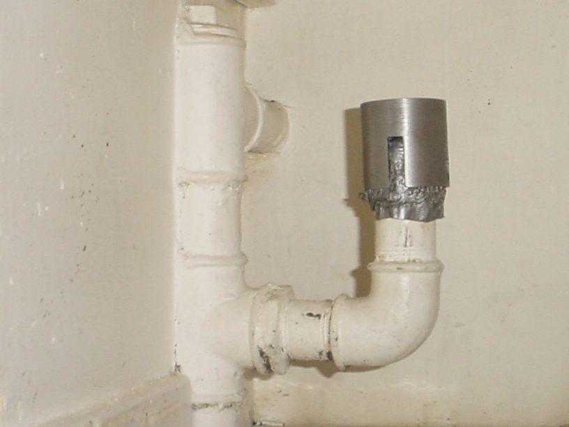 Application on a pipe elbow