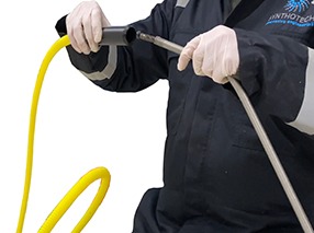 An engineer using the ServiFlex Insertion Technique system